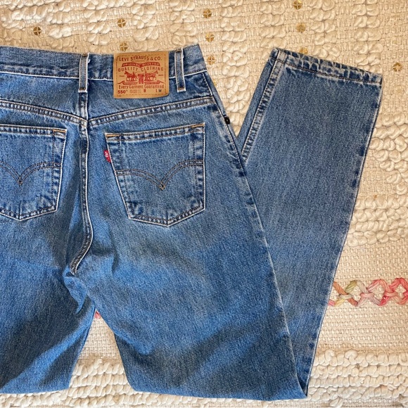 Vintage Levi's 550 Tapered Leg Jean - Picture 4 of 11
